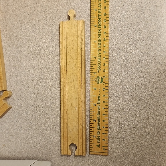 Brio Wooden Train Tracks - Picture 5 of 6